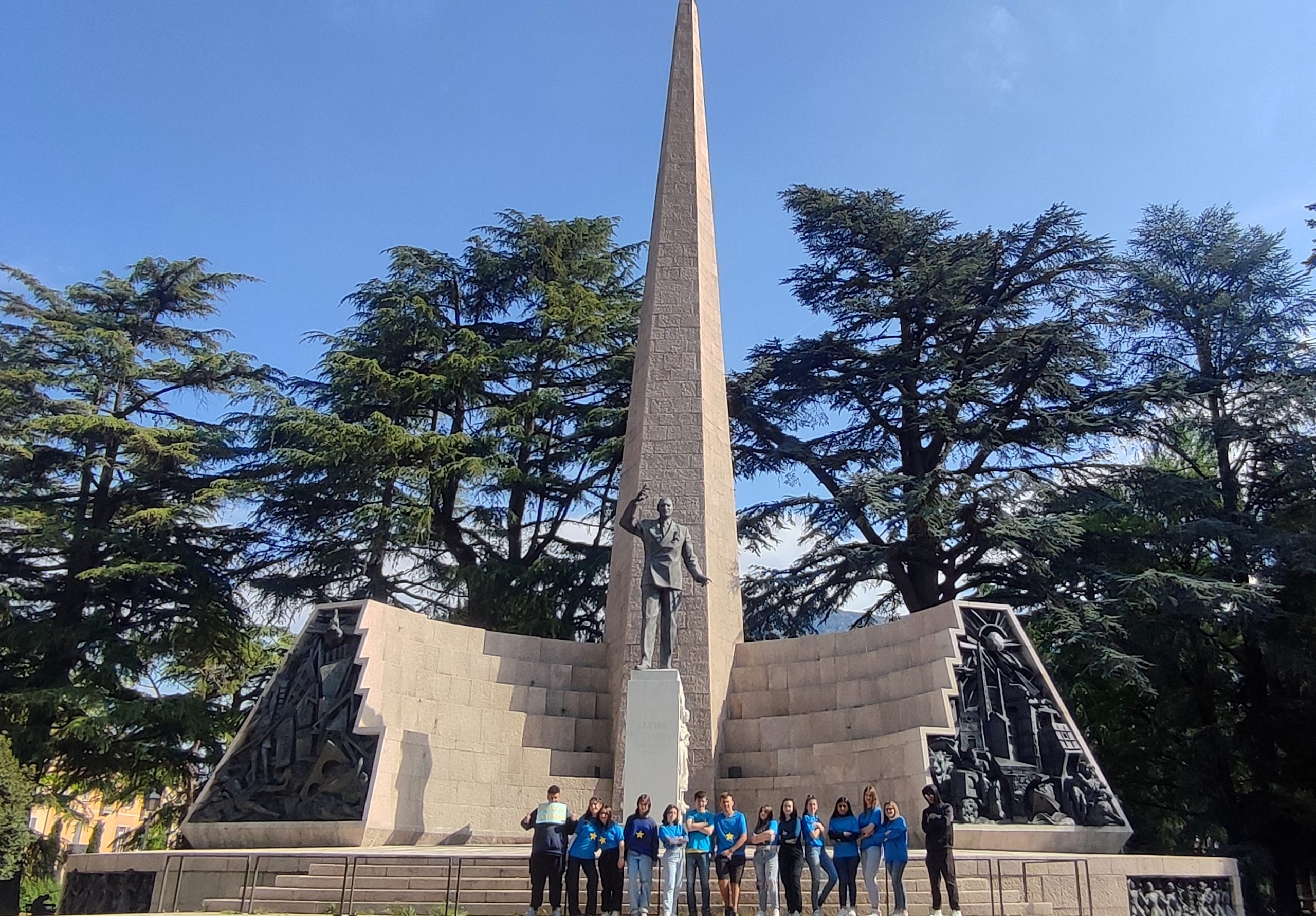 4EC e monumento De Gasperi